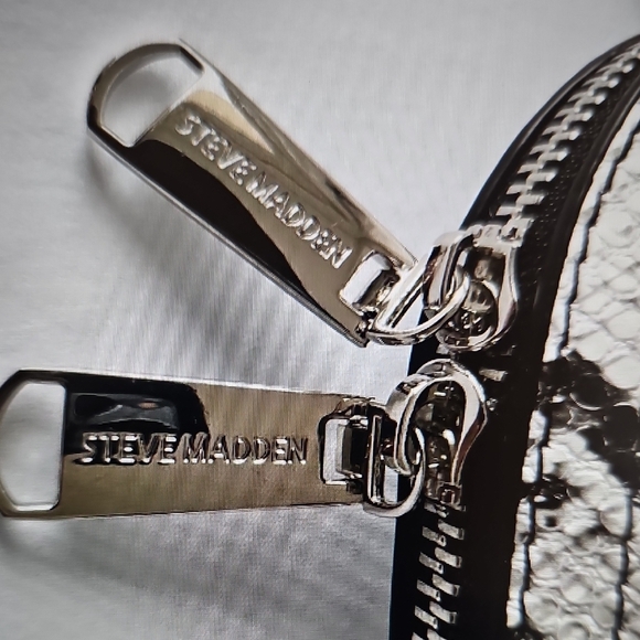Steve Madden Snakeskin Maggie Crossbody Black & White EUC - Picture 5 of 12